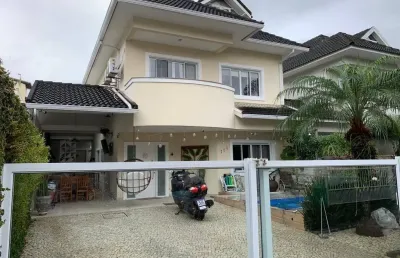 Linda casa a venda em vargem pequena com 4 quartos 2 suítes, piscina, churrasqueira, cond. clube !