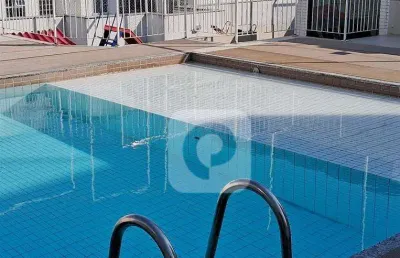 Shopping tijuca. ótimo 3 quartos com varanda, vaga escriturada e piscina em rua tranquila.