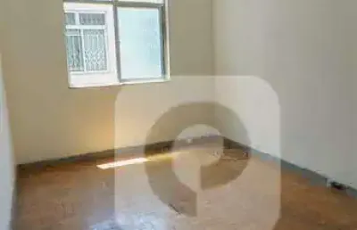 76m², 3 quartos, dependência completa, sala, cozinha e lavanderia na rua juparaná