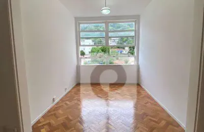 Apartamento à venda com 103m², 3 quartos, elevador privativo