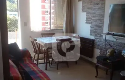 Apartamento de 2 quartos na teodoro da silva 100m do shopping
