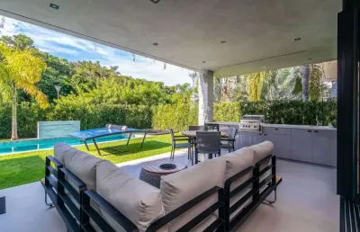 Casa com 4 quartos à venda na Rua das Algas, 123, Jurerê, Florianópolis