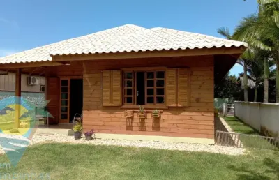 Casa à venda na Rua Crisântemo, 52, Morrinhos, Bombinhas