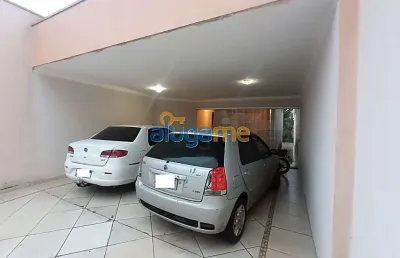 Casa com 3 dormitórios, 1 suíte, com edícula no fundo, cozinha com mobília