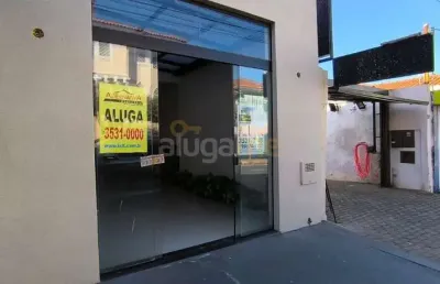 Imóvel comercial no centro, perfeito para empreendimentos.