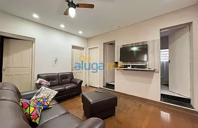 Casa comercial a 50 metros da avenida bady bassitt, com 07 salas e 4 banheiros.