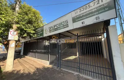 Casa grande com 02 dormitórios e 03 banheiros, no bairro jardim alto alegre, próximo a marginal da br-153.