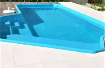 Casa para locação de temporada em caiobá com 03 quartos.