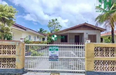 Casa com 3 quartos para alugar na Rua Arpoador, 101, Shangri-lá, Pontal do Paraná