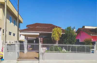 Casa com 3 quartos à venda no Iririú, Joinville 