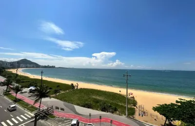 Alto luxo de frente pro mar na praia da costa. 4 quartos, 4 suites, 4 vagas de garagem soltas. finamente montado e decorado. o apartamento esta lindissimo, padrao casa cor! lazer completo.