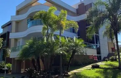 Triplex de luxo 500m² úteis/4 suítes no cond. alphaville ii, churrasqueira /piscina, ar condicionad