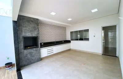 Casa com 3 quartos à venda em laranjeiras, uberlândia  por r$ 815.000