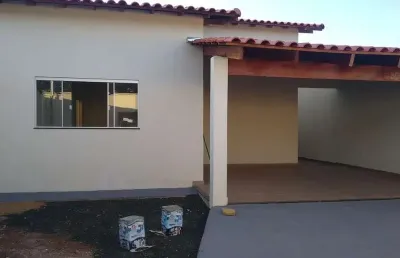 Casa com 3 quartos à venda no jardim holanda, uberlândia  por r$ 550.000