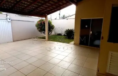 Casa com 3 quartos à venda no jardim europa, uberlândia  por r$ 420.000