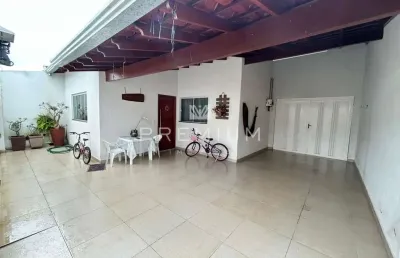 Casa com 3 quartos à venda no jardim brasília, uberlândia  por r$ 450.000