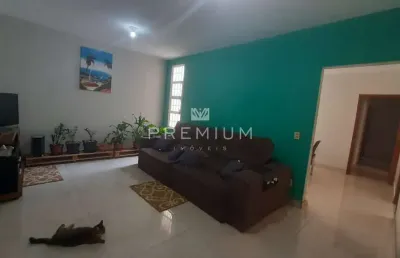 Casa com 3 quartos à venda no jardim patrícia, uberlândia  por r$ 620.000
