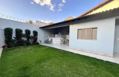 Casa com 4 quartos à venda na Cidade Jardim, Uberlândia 