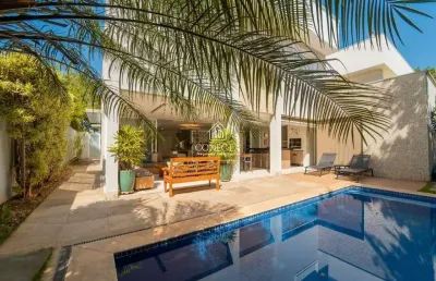 Casa alto padrão à venda – 342 m² de construção em terreno de 420 m²
