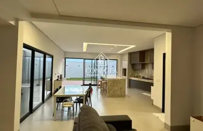 Casa em condomínio fechado com 3 quartos à venda no Grand Ville, Uberlândia 
