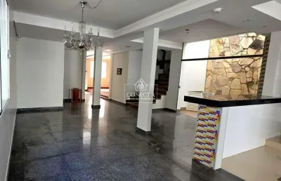 Sobrado de 420m² no bairro nossa senhora aparecida.