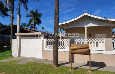 Casa com 4 quartos para alugar na rua fortaleza, praia da lagoinha, ubatuba por r$ 900 por dia