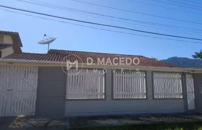 Casa com 2 quartos à venda na rua rio grande do norte, praia da lagoinha, ubatuba por r$ 790.000