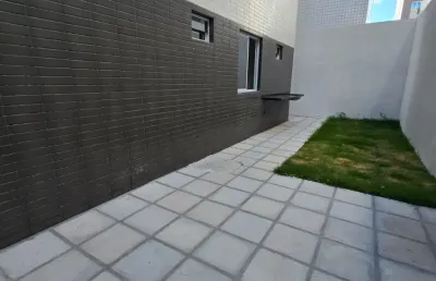 Apartamento terréo na praia do bessa! com 2 quartos, área privativa.