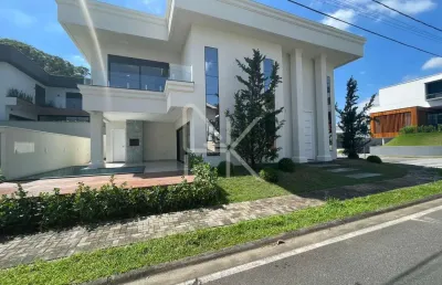 Quinte essence - viva o requinte neoclássico no quinte essence - casa de esquina com 3 suítes, 234m² privativos e lazer completo