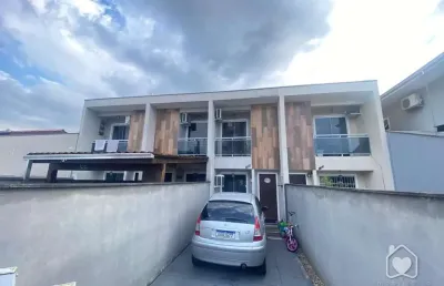 Casa com 2 quartos à venda na Rua Quinze de Novembro, 59724, Vila Nova, Joinville