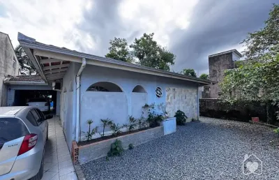 Casa com 3 quartos à venda na Rua Quinze de Novembro, 27175, Vila Nova, Joinville