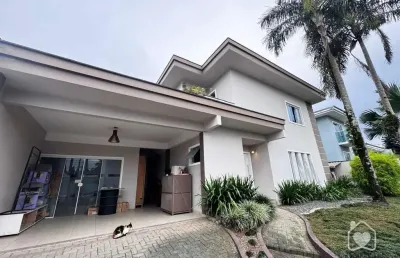 Casa com 4 quartos à venda na Rua Quinze de Novembro, 35705, Vila Nova, Joinville