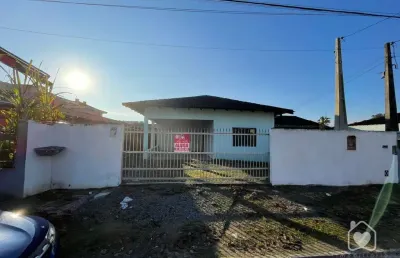 Casa com 3 quartos para alugar na Rua Carlos Guilherme Jerke, 289, Vila Nova, Joinville