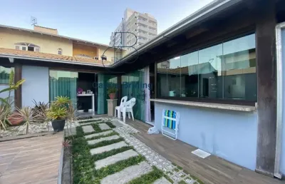 Casa com 5 quartos à venda no São João, Itajaí 