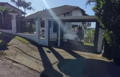 Casa charmosa a venda na encosta do sol em estancia velha-rs.