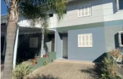 Casa a venda com tres dormitorios no condominio bela vista em torres-rs.