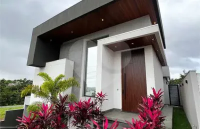 Casa com 4 quartos à venda em condomínio residencial grand trianon - go