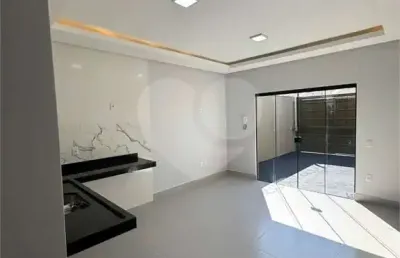 Casa com 3 quartos à venda em residencial vida nova - go