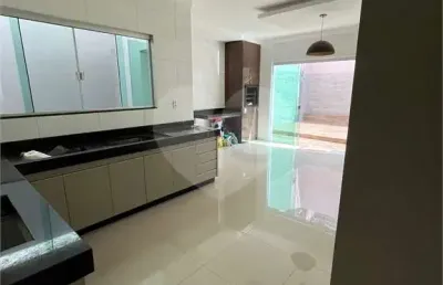 Casa com 3 quartos à venda em residencial villa bella - go