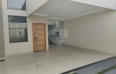 Casa com 3 quartos à venda em residencial ildefonso limírio - go