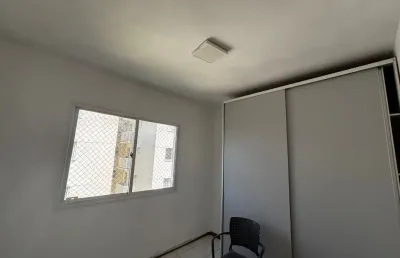 Cond vivendas rio negro, 76m2, com 1 suíte, andar alto, armários e climatizado com 2 vagas