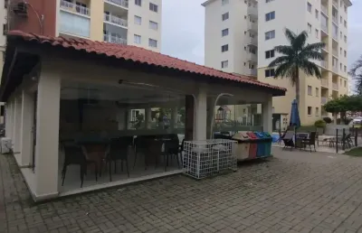 Cond vivendas rio negro, 76m2, com 1 suíte, andar alto, armários e climatizado com 2 vagas