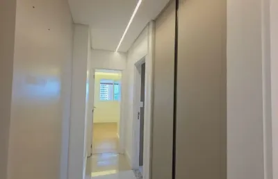 Parque 10. cond. rubi. apto com 19m2, 3 suites, sala pra 2 ambientes, semi mobilaido e 2 vagas