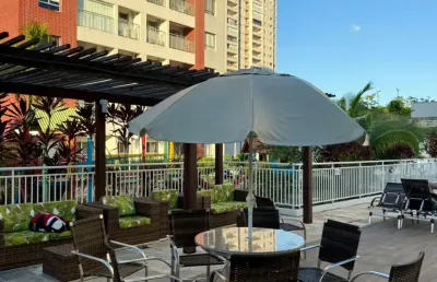 Cond riverside, 65m2, com 2 quartos sendo 1 suíte climatizada, armários na cozinha e nos quartos