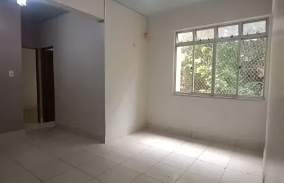 Conjunto jornalistas, em frente a fametro, 2 quartos sendo 1 suíte, 1 vaga