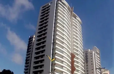 Apartamento 172m² no andar alto com 1 suíte + 2 semi-suítes e 2 vagas de garagem