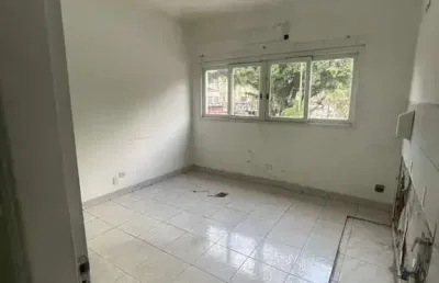 Sala comercial para alugar na Praça dos Andradas, Centro, Santos