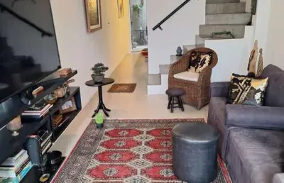Casa de vila com 2 quartos, ponta da praia, santos - r$ 585 mil, cod: 4677