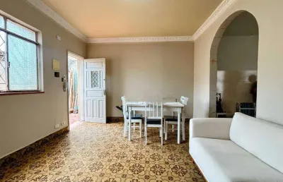 Casa com 2 quartos para alugar na Rua José Knudsen, Estuário, Santos