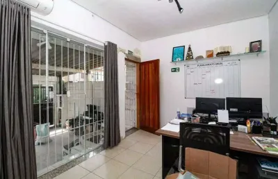 Casa com 2 quartos para alugar na Rua Conselheiro Ribas, Embaré, Santos